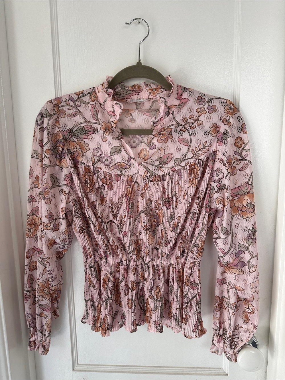 Vintage Women's Pink Floral Peplum Long-Sleeve Top